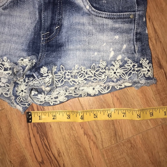 ✨Levi’s shorty short - Picture 6 of 6